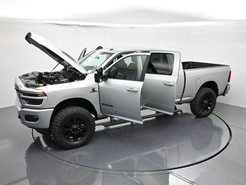 New 2026 RAM 2500 Laramie AWD/4WD image 26