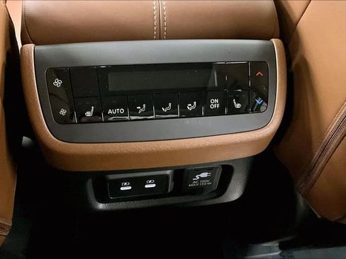 New 2026 Nissan Pathfinder Platinum image 21