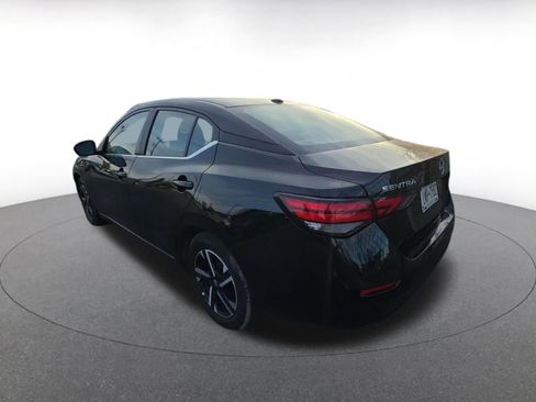 Used 2025 Nissan Sentra SV image 5