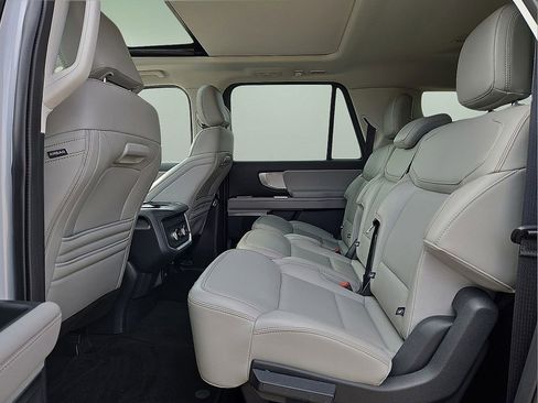 Used 2025 Ford Expedition Max Active image 14