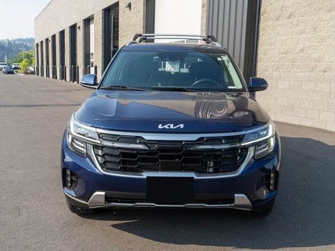 Used 2024 Kia Seltos SX w/ SX Sunroof Package AWD/4WD image 2