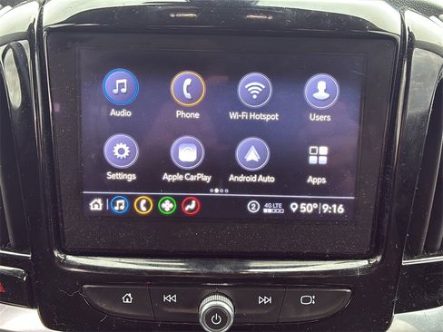 Used 2021 Chevrolet Traverse LT image 27