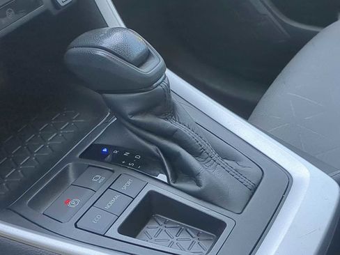 Used 2022 Toyota RAV4 XLE image 32