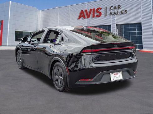 Used 2024 Toyota Prius LE image 9