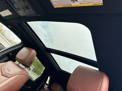 Used 2021 Cadillac XT5 Premium Luxury w/ LPO, Floor Liner Package image 31