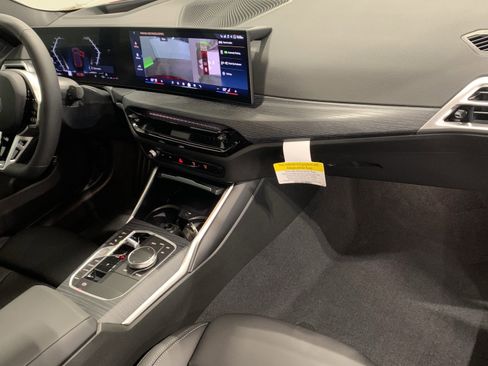 Used 2025 BMW 330i Sedan w/ M Sport Package image 25