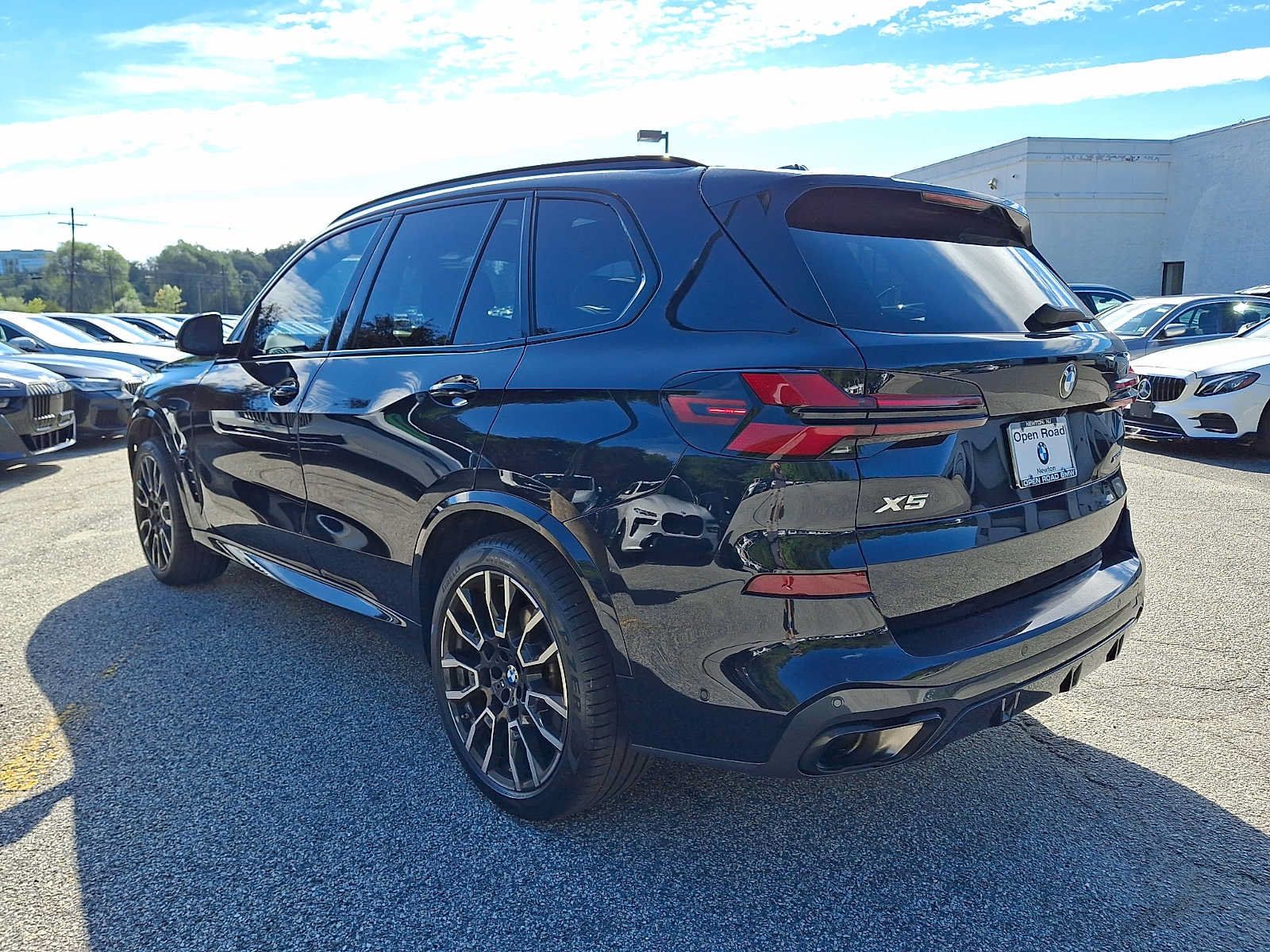 Used 2024 BMW X5 xDrive40i w/ Executive Package AWD/4WD image 4