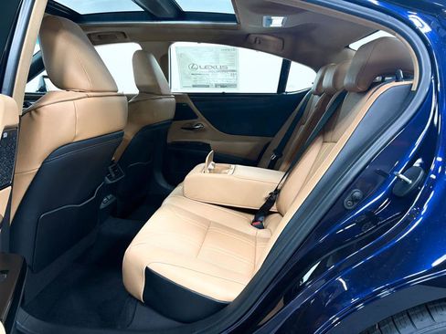 New 2025 Lexus ES 350 Ultra Luxury image 7