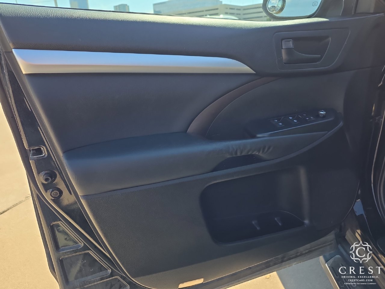 Used 2015 Toyota Highlander Plus FWD image 7