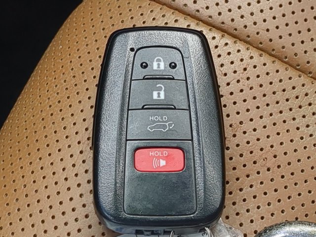 Certified 2020 Toyota Highlander Platinum AWD/4WD image 34