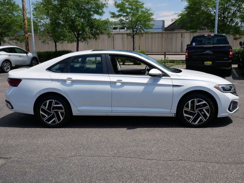 Certified 2024 Volkswagen Jetta SEL FWD image 8