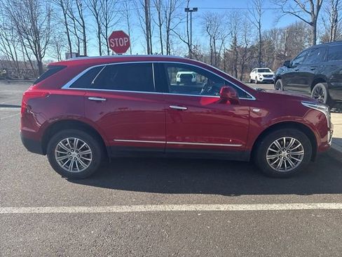 Used 2019 Cadillac XT5 Luxury image 2