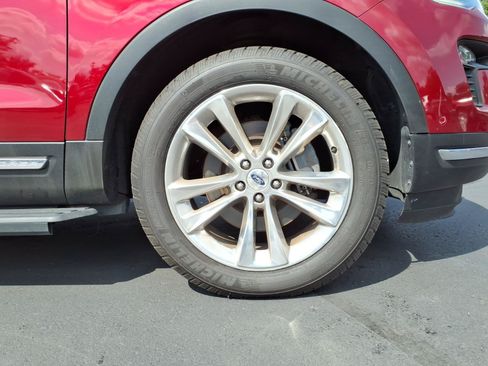 Used 2018 Ford Explorer Limited w/ Equipment Group 301A AWD/4WD image 9