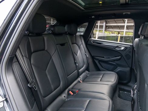 Certified 2025 Porsche Macan image 47