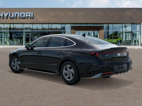 Used 2026 Hyundai Sonata SE FWD image 5