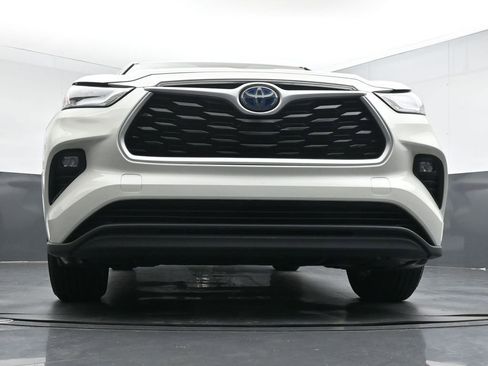 Used 2020 Toyota Highlander LE image 19