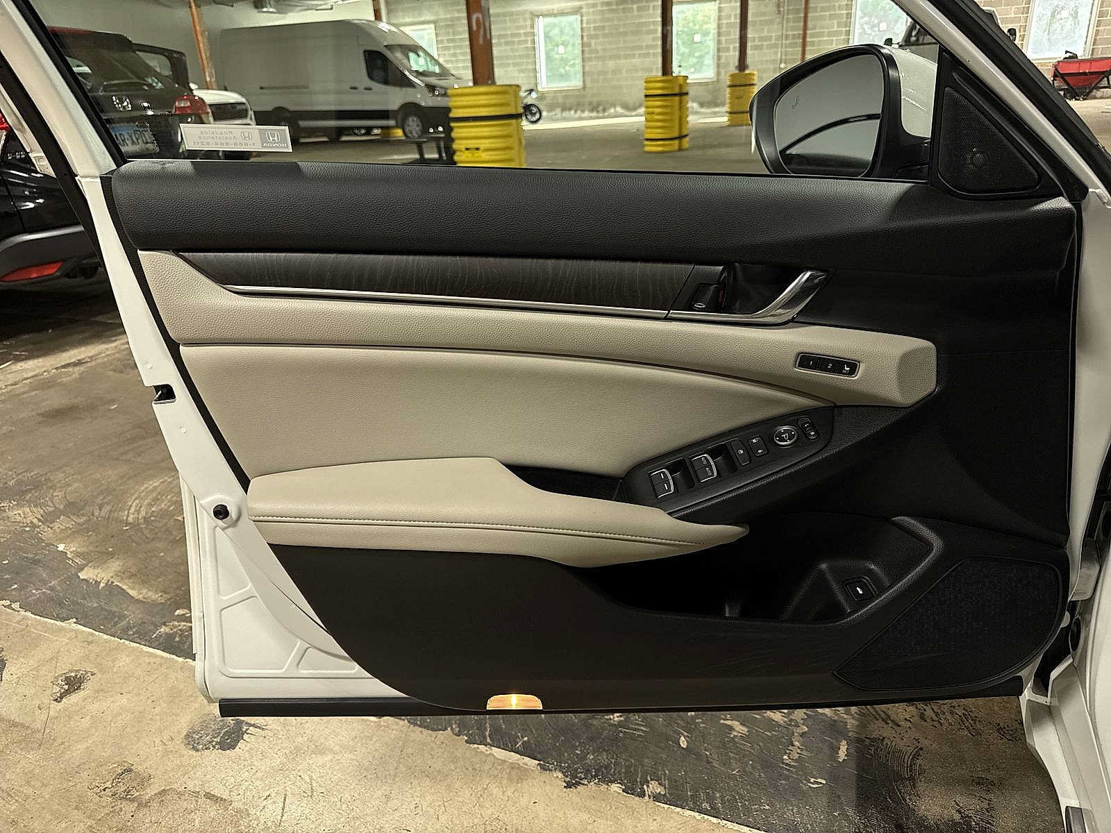 Used 2019 Honda Accord Touring image 31