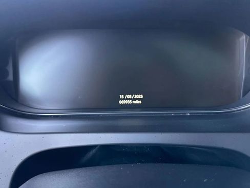 Used 2020 Jaguar E-PACE SE image 15