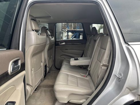 Used 2012 Jeep Grand Cherokee Laredo image 28