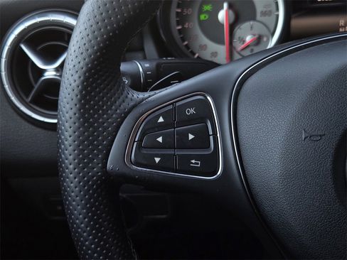 Used 2015 Mercedes-Benz CLA 250 image 23