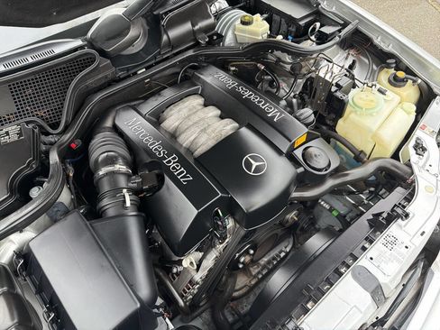 Used 2000 Mercedes-Benz E 320 4MATIC Wagon image 15