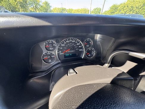 Used 2017 Chevrolet Express 3500 image 17