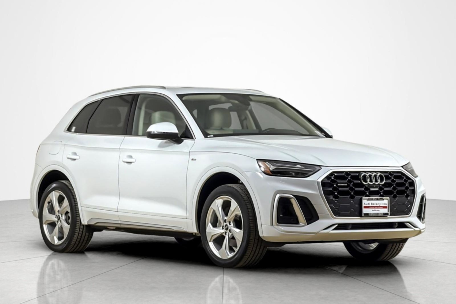 Used 2023 Audi Q5 2.0T Premium Plus w/ Premium Plus Package AWD/4WD image 7