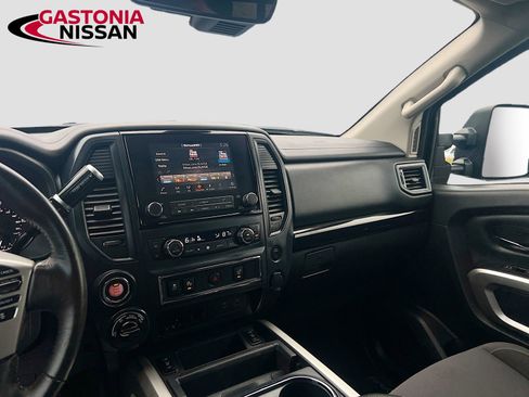 Used 2024 Nissan Titan SV w/ SV Convenience Package image 30