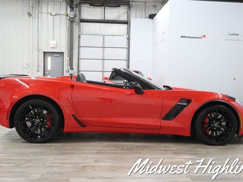 Used 2015 Chevrolet Corvette Z06 w/ 3LZ Preferred Equipment Group image 9