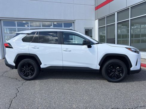 Used 2025 Toyota RAV4 LE AWD/4WD image 32