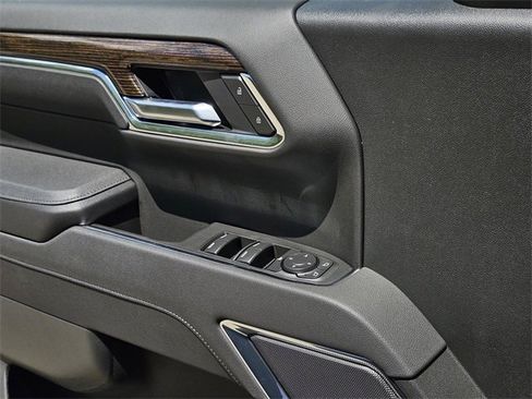 New 2025 GMC Sierra 1500 SLE image 16