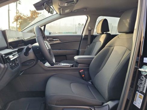 New 2026 Kia Sportage LX image 9