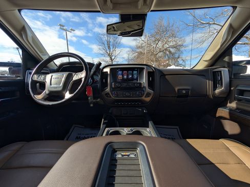 Used 2019 GMC Sierra 2500 Denali w/ Duramax Plus Package image 2