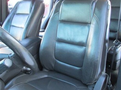 Used 2014 Ford Explorer XLT w/ Equipment Group 202A AWD/4WD image 13