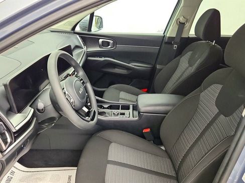 Used 2025 Kia Sorento LX FWD image 18