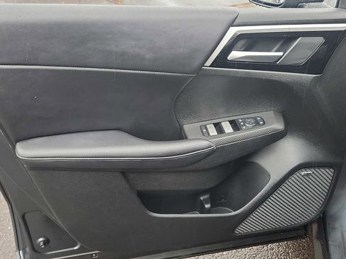 Used 2025 Mitsubishi Outlander SE image 12