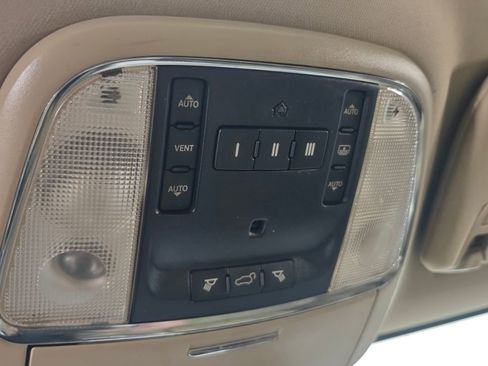 Used 2014 Jeep Grand Cherokee Overland AWD/4WD image 9