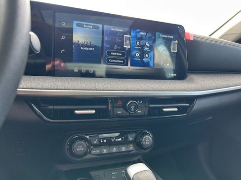 New 2026 Nissan Kicks SV w/ SV Premium Package image 31