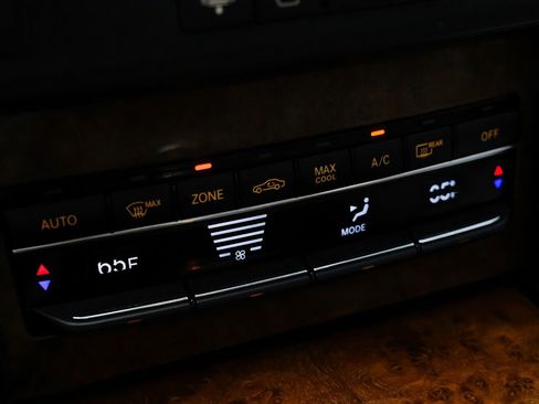 Used 2013 Mercedes-Benz E 350 4MATIC Sedan w/ Premium 1 Pkg image 25