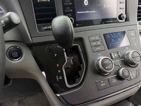 Used 2019 Toyota Sienna LE image 18