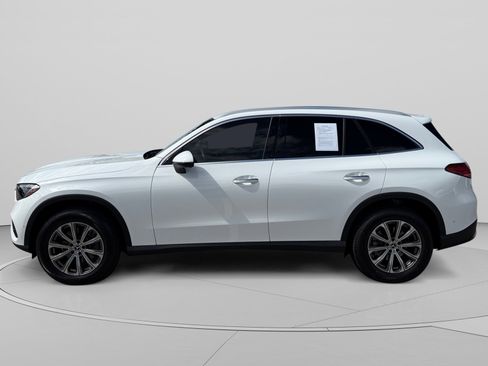 Used 2024 Mercedes-Benz GLC 300 4MATIC image 2