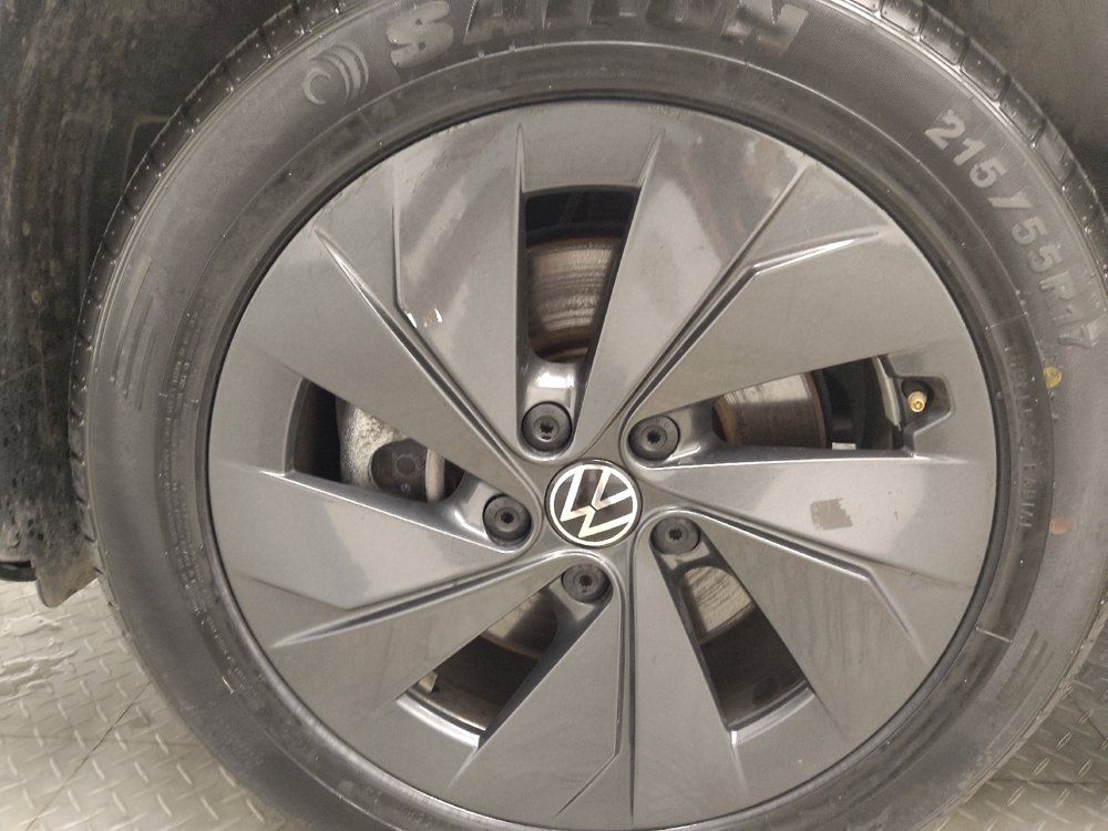 Used 2025 Volkswagen Taos S FWD image 31