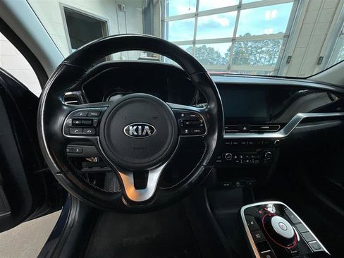 Used 2020 Kia Niro EX image 14