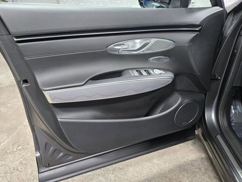 Used 2023 Genesis GV70 2.5T w/ Advanced Package image 7