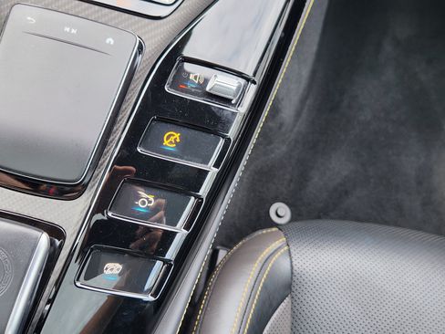 Used 2022 Mercedes-Benz AMG GT 53 image 27