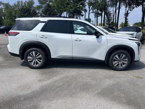 New 2026 Nissan Pathfinder SL AWD/4WD image 8