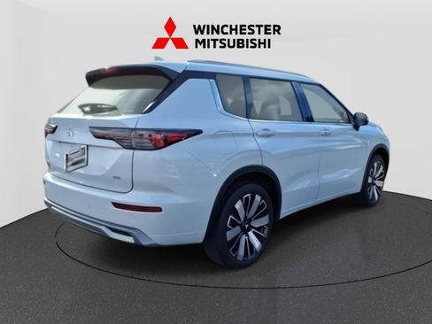 New 2025 Mitsubishi Outlander SEL image 4