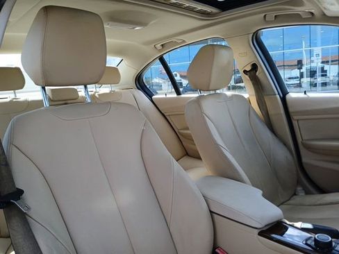 Used 2016 BMW 320i Sedan image 16