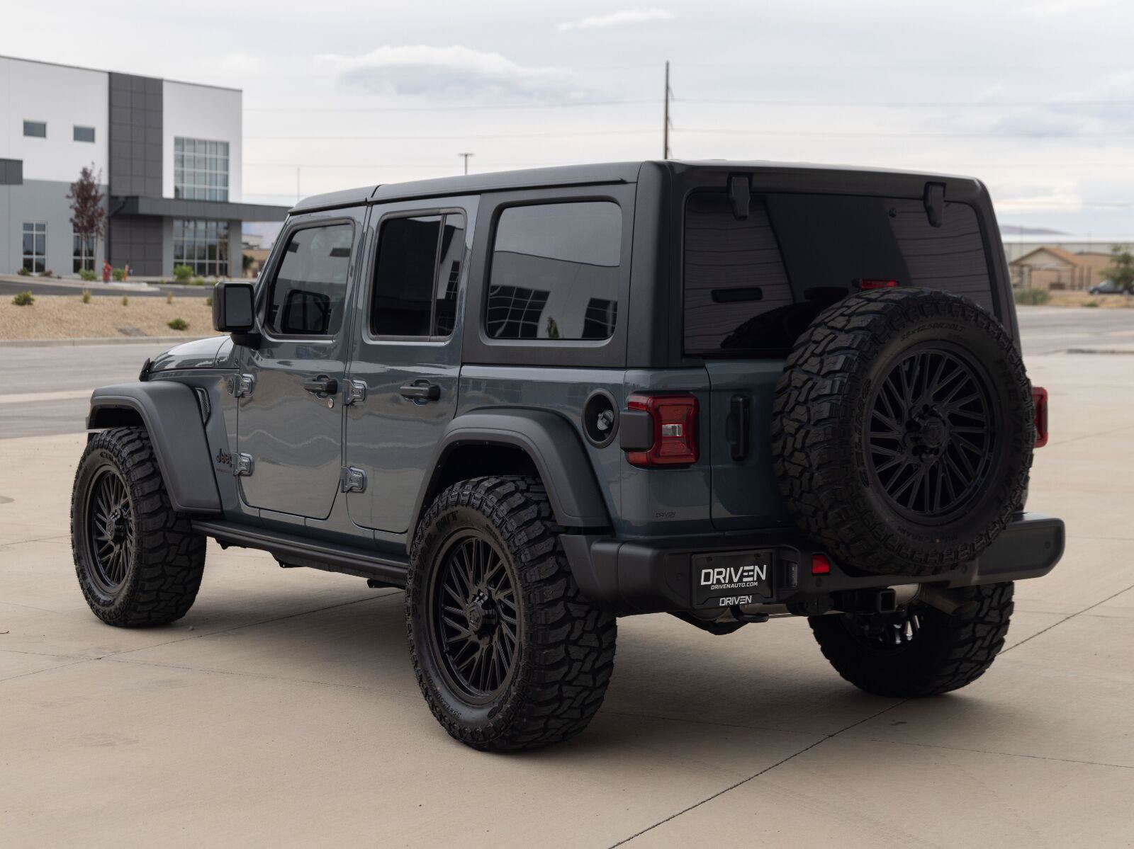 Used 2024 Jeep Wrangler Unlimited Sport AWD/4WD image 4