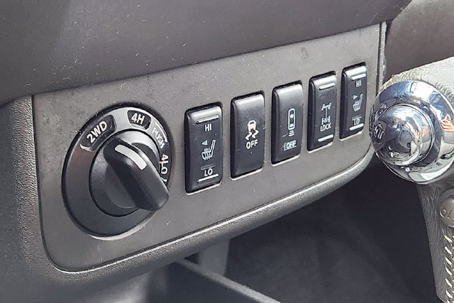 Used 2018 Nissan Frontier PRO-4X AWD/4WD image 15